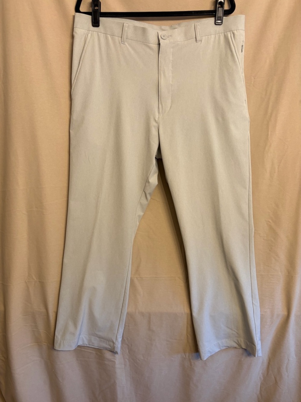 Roundtree & Yorke Men’s Performance Pants in Light Beige 38x30
